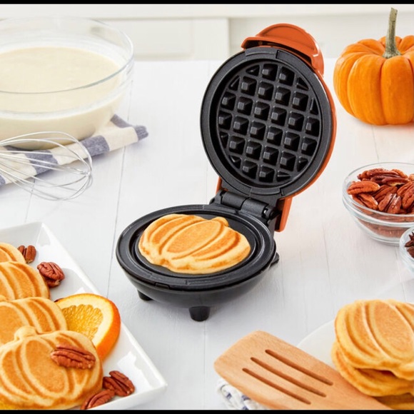 Pumpkin Mini Dash Waffle Maker - Picture 2 of 7